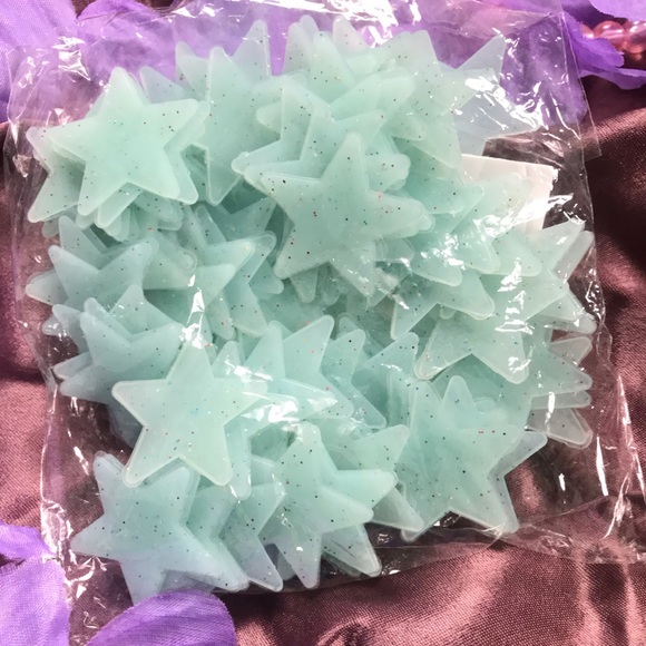 ✨ 100 glow in the dark stars ✨ - Picture 6 of 8